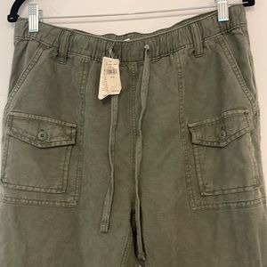 Aerie Women’s Cargo Jogger Pants Army Green Size Medium NWT